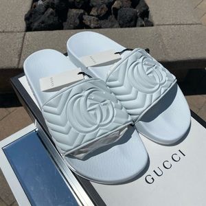 New! Men’s Gucci White Logo Matelasse Slides